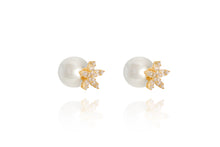 Load image into Gallery viewer, pearl earrings
